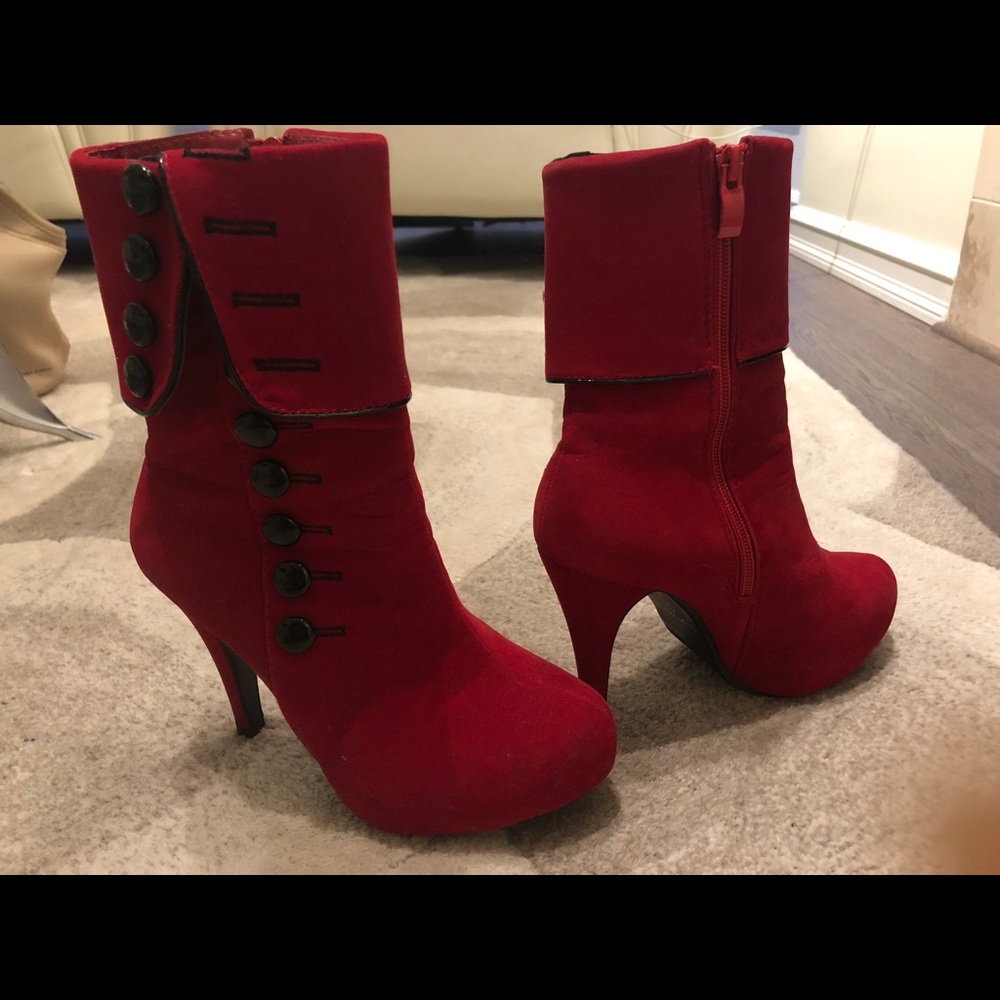 Sexy high heels booties 😍